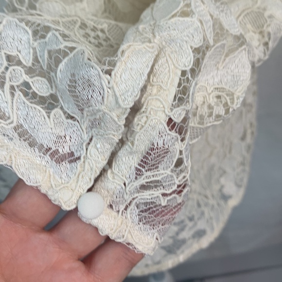 Express Cream Puff Sleeve Lace Top- NWT - Picture 8 of 15